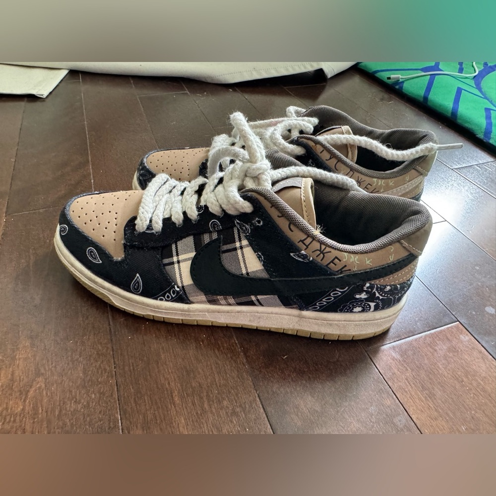 Rare Travis Scott Dunk Low SB - Picture 7 of 11